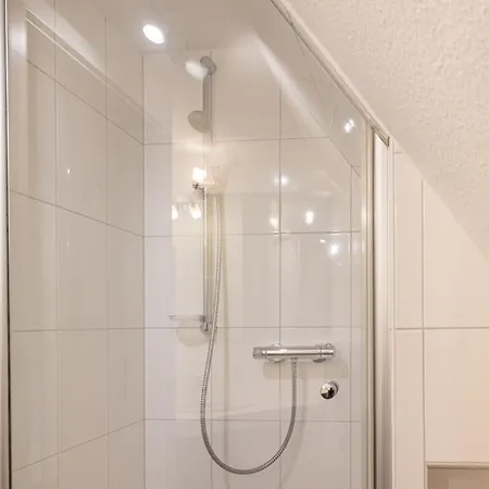 Iris Neu - Reetdachhaus Petersen Apartment Nebel