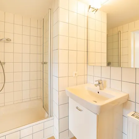 Iris Neu - Reetdachhaus Petersen Apartment
