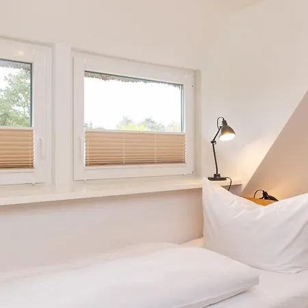 Iris Neu - Reetdachhaus Petersen Apartment *