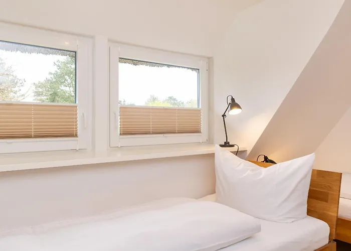 Iris Neu - Reetdachhaus Petersen Appartement *