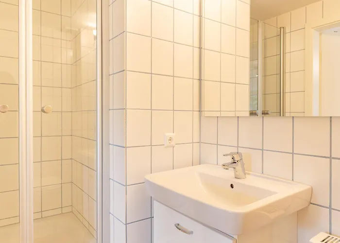 Iris Neu - Reetdachhaus Petersen Appartement Nebel