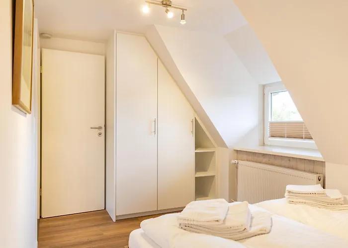 Iris Neu - Reetdachhaus Petersen Appartement *